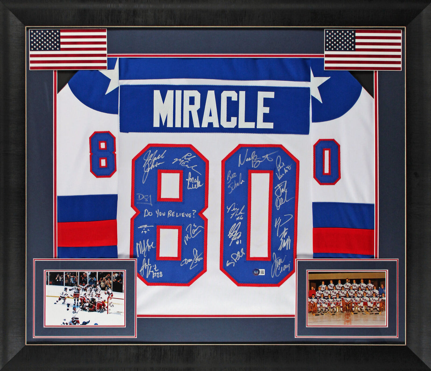 1980 USA Hockey 19 Autogramme Craig, Eruzione, Broten und mehr signiertes weisses gerahmtes Trikot BAS