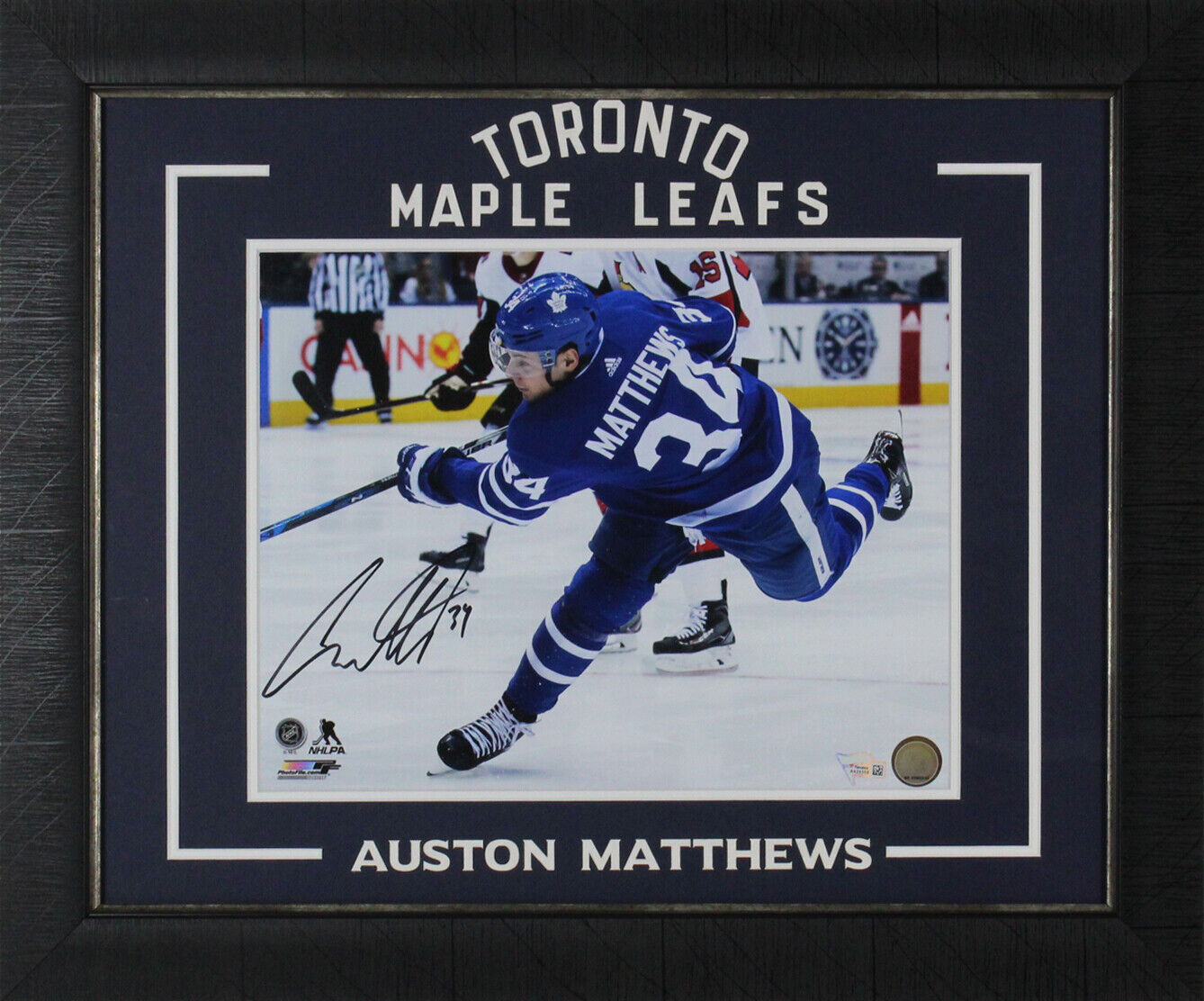 Maple Leafs Auston Matthews authentisch signiertes 28x35 CM gerahmtes Foto